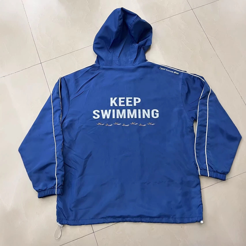 Kpop Keep Swimming Print Rits  - Windbreaker Anime Merchandise recensie en prijs